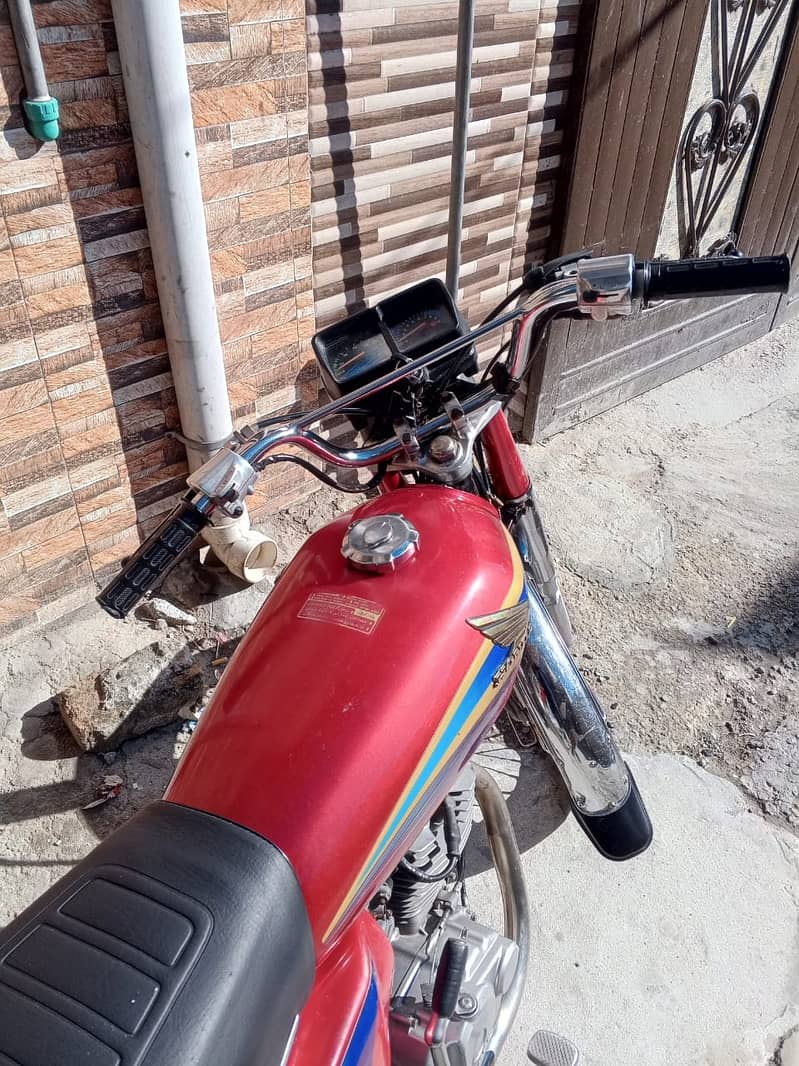 Honda 125 2005 model urgent sale pindi number 1