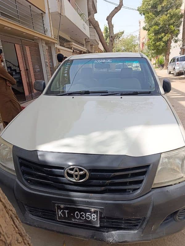 Toyota hilux single cabin 2013 1