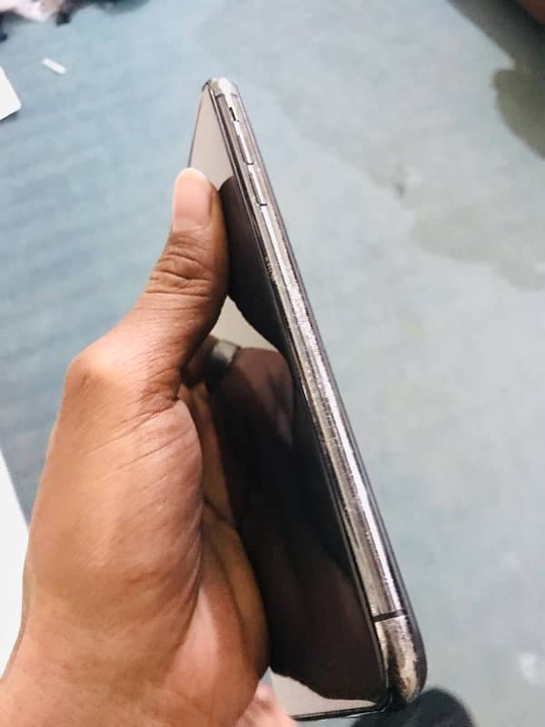 Iphone xsmax factory unlocked 512 gb 4