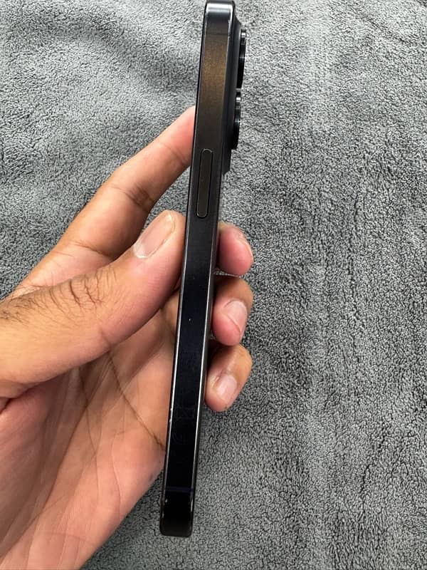 iPhone 15 Pro 256gb NON PTA FU 4