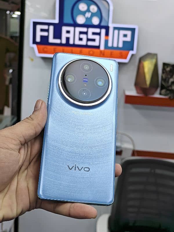 VIVO_X100_PRO Best Phone For Videos And Gaming 0