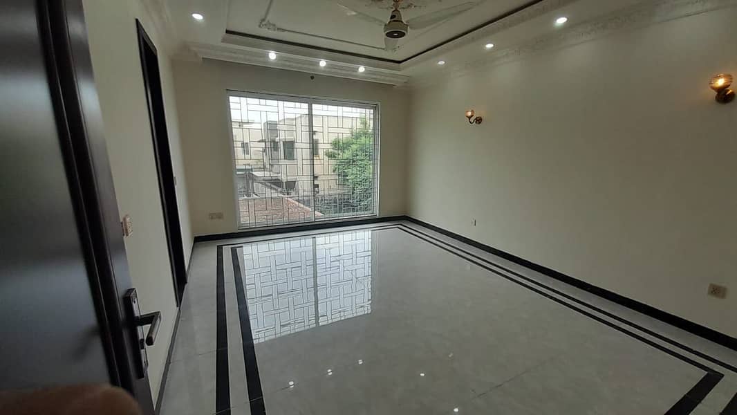 20Marla upper Portion For Rent in Wapda Town phase2 3