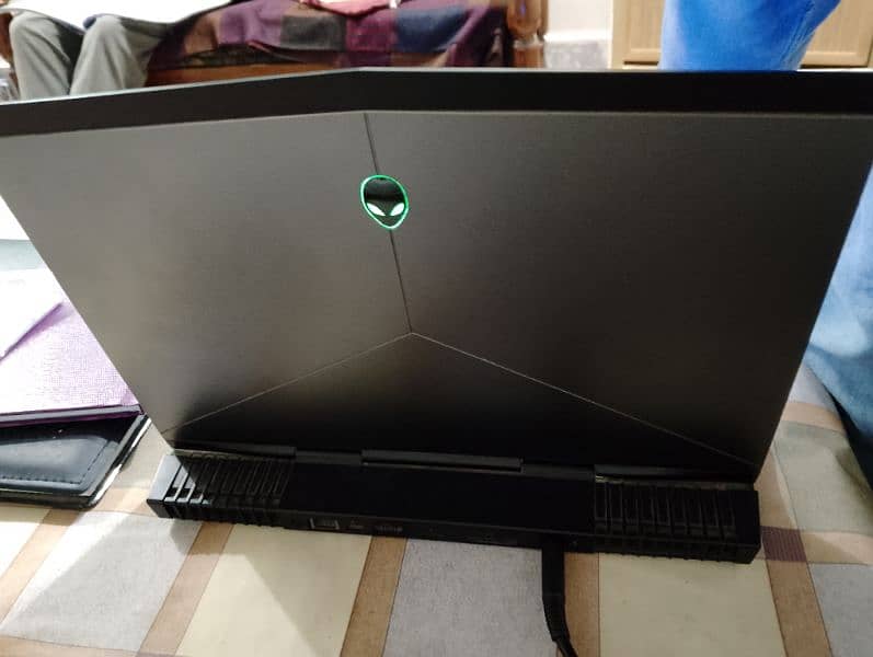 Dell Alienware R313 1