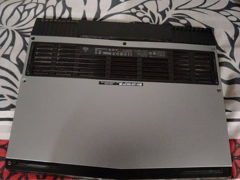 Dell Alienware R313 4