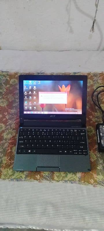 2gb/256gb Accer laptop mini 13