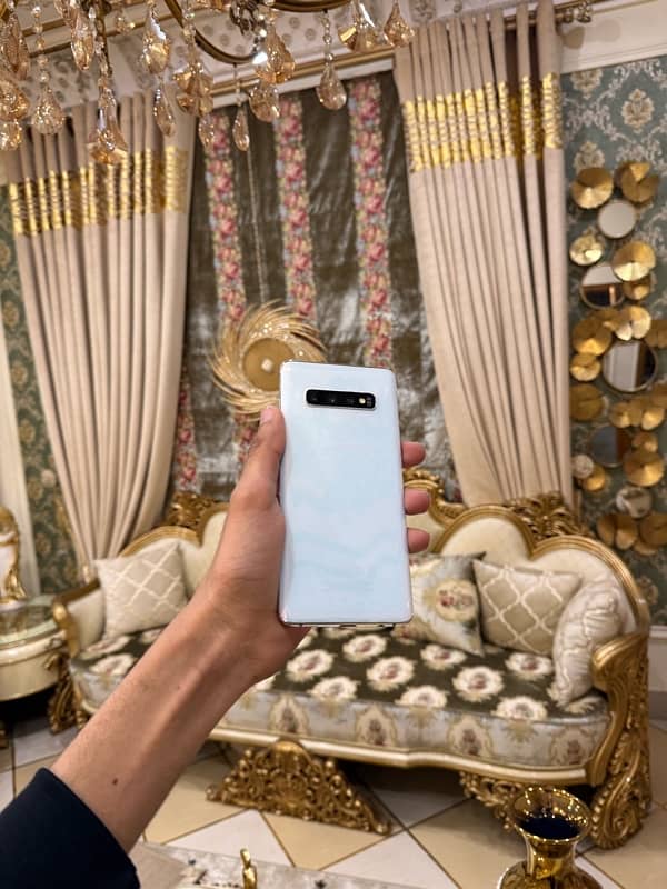 Samsung Galaxy s10 plus 0