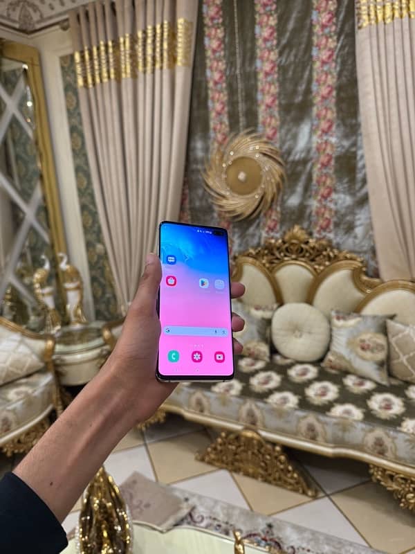 Samsung Galaxy s10 plus 1