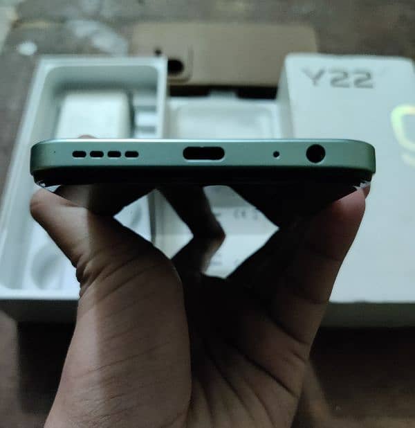 Vivo Y22 4/64gb With Box 4