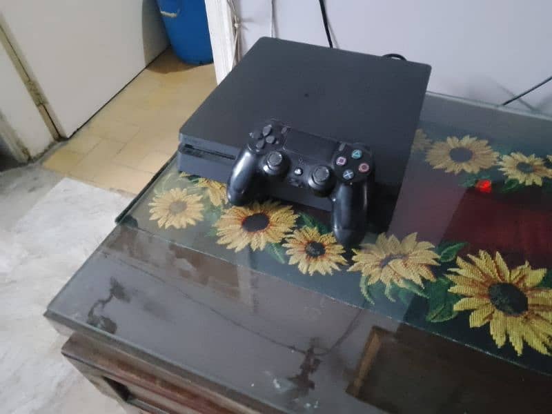 PS4 slim 800gb with one controller and many games 2