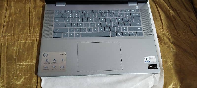 Dell Inspiron 16 7640 2 6