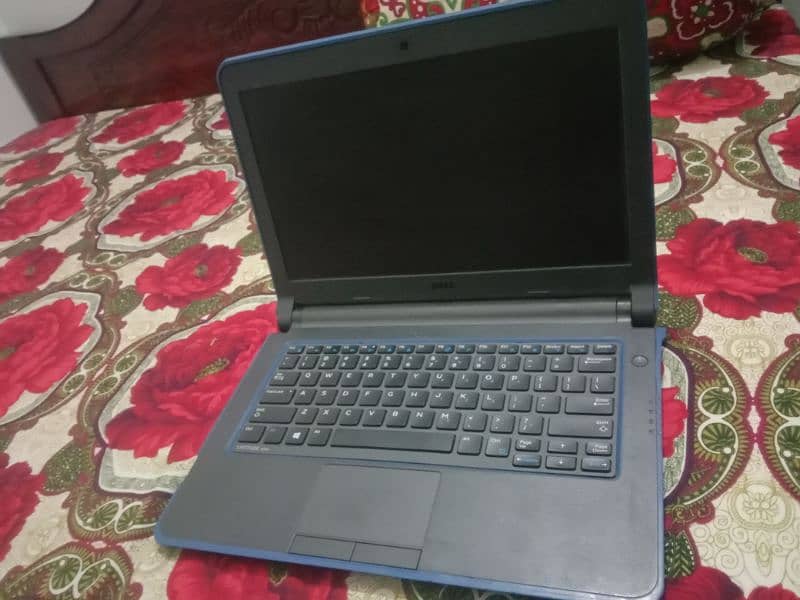 Laptop for sale Latitude 3340 3