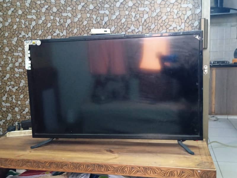 LED TV IKON Brand (Imported) 3