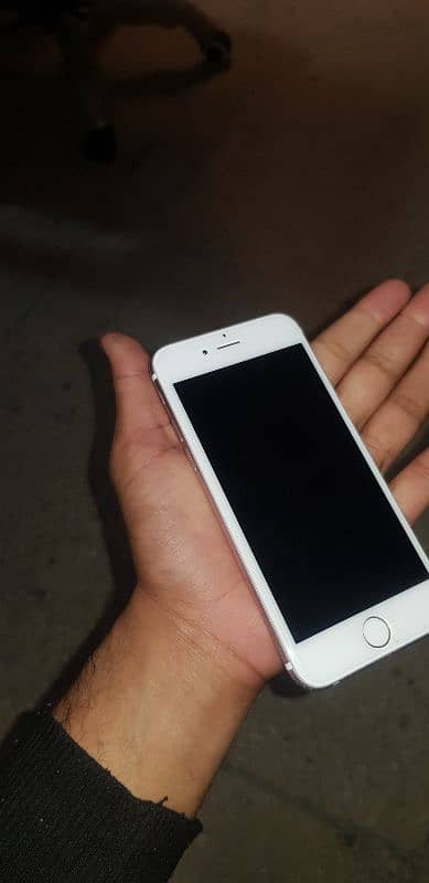 iphone 6s. 64gb pta approved 3