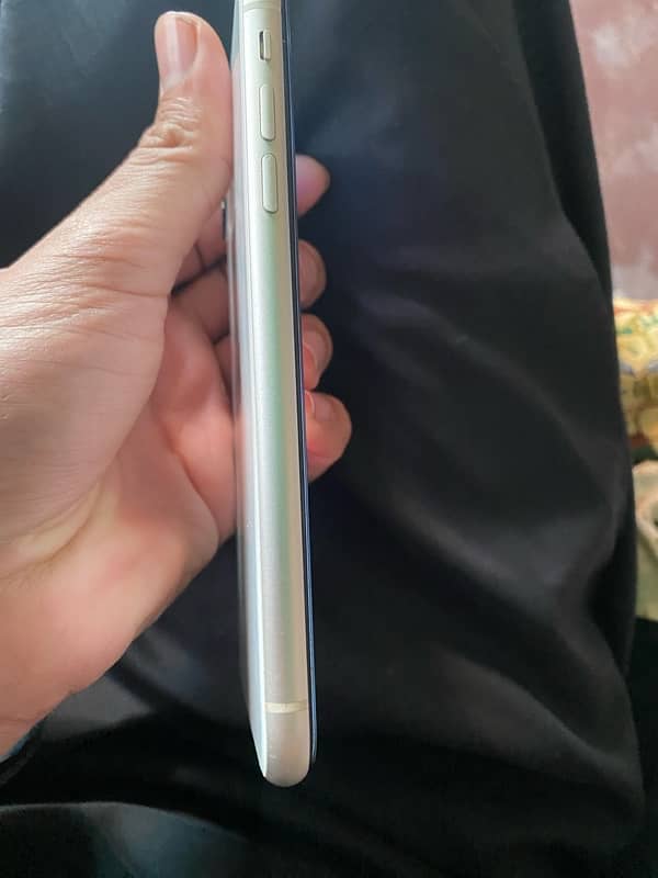 IPhone 11 Non pta factory unlock 128GB 4