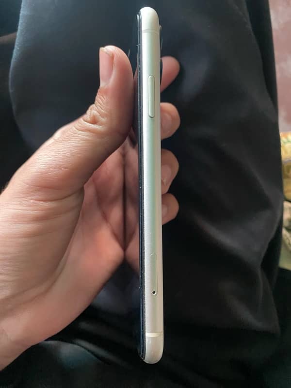 IPhone 11 Non pta factory unlock 128GB 5