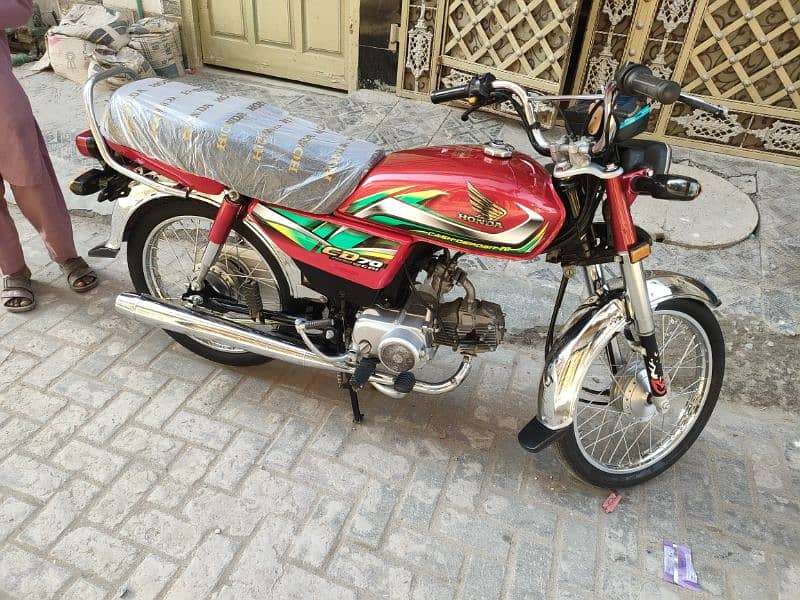 bike bilkul saf he is nbr p call krna plz,0,3,1,3,8,7,0,5,2,1,2 0