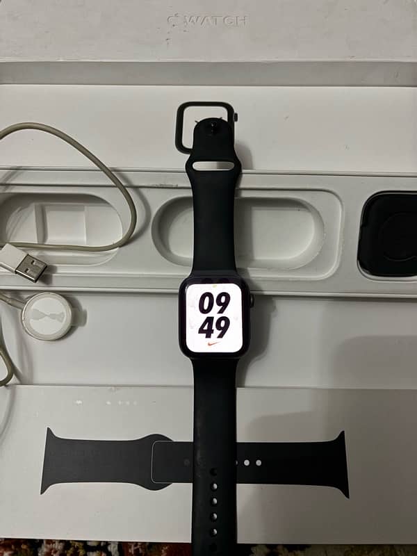 Apple watch series 4 44mm with box 1