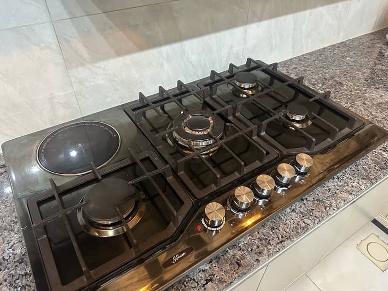 Signature Stove 4 Gas Burner & 1 Electric 3