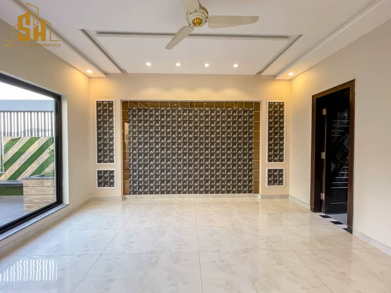 Beautiful Designed 1 Kanal Modern House For Sale In DHA Phase 7 27