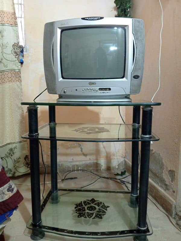 tv and trolly 0