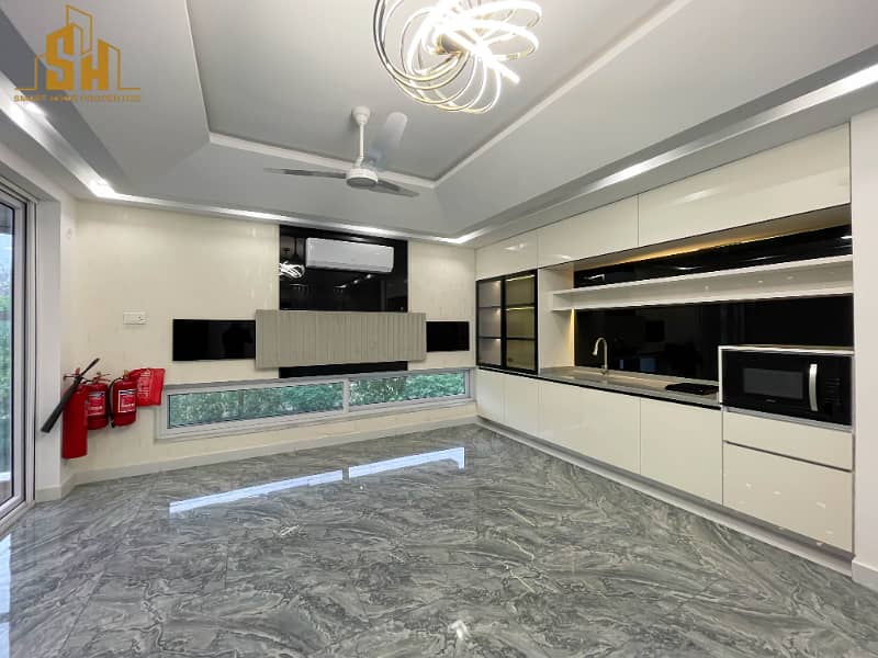 Beautiful Designed 1 Kanal Modern House For Sale In DHA Phase 7 18