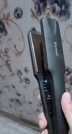 Hair straightener