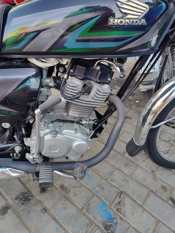 Honda 125 For Sale In Good Condition. 11