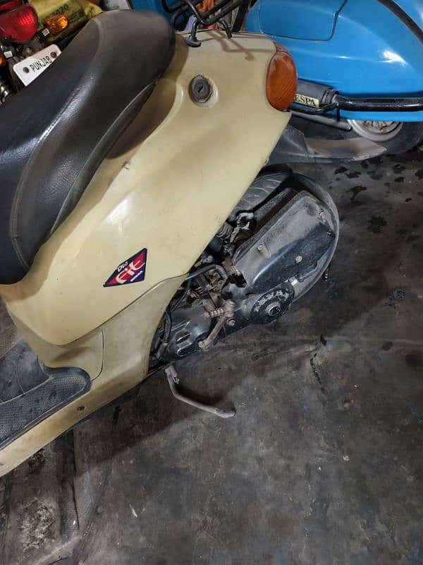 Honda Scooty 49cc self and kick start 3