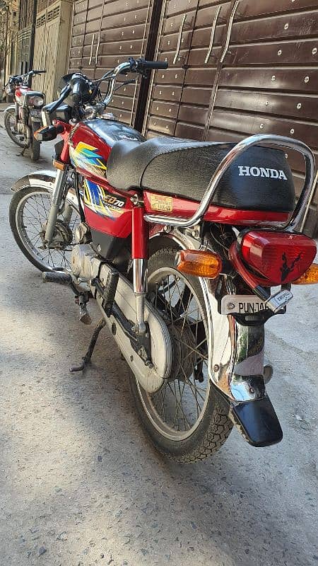 Honda CD 70 4