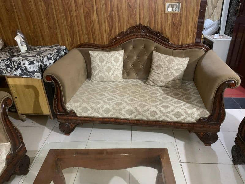 new sofa hai zda time use nhi hoaa 1