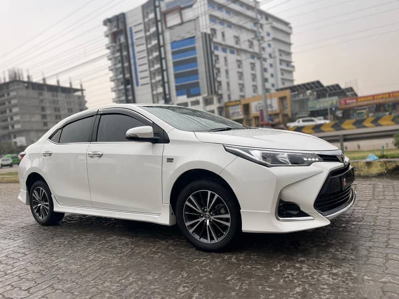 Toyota Corolla Altis  1.6 October 2022 0