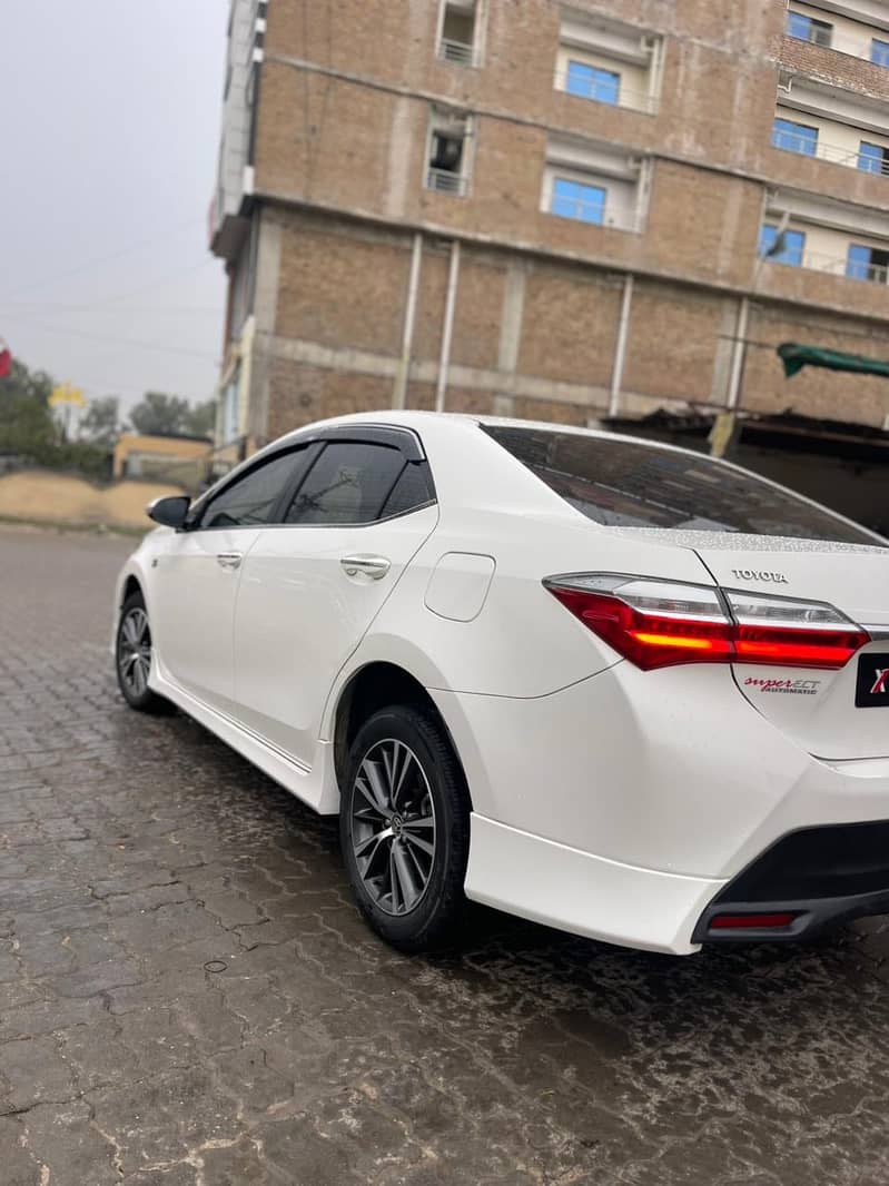 Toyota Corolla Altis  1.6 October 2022 2