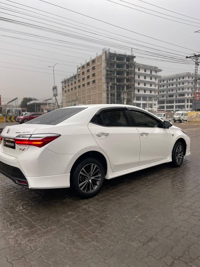 Toyota Corolla Altis  1.6 October 2022 3