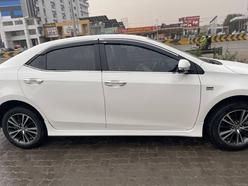 Toyota Corolla Altis  1.6 October 2022 6