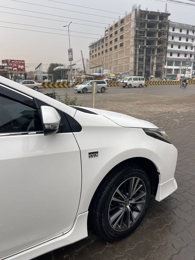 Toyota Corolla Altis  1.6 October 2022 7