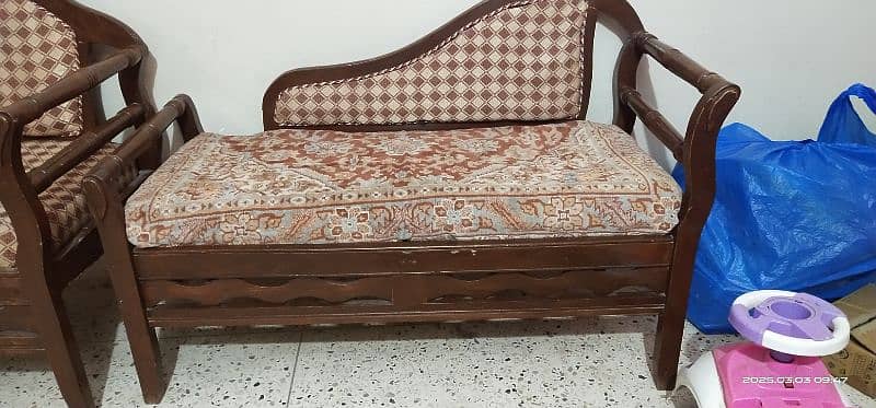 selling sofa 1