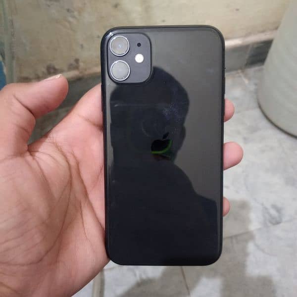 selling iPhone 11 0