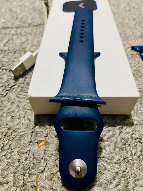 APPLE WATCH SERIES 6 - EXCELLENT CONDITION 2