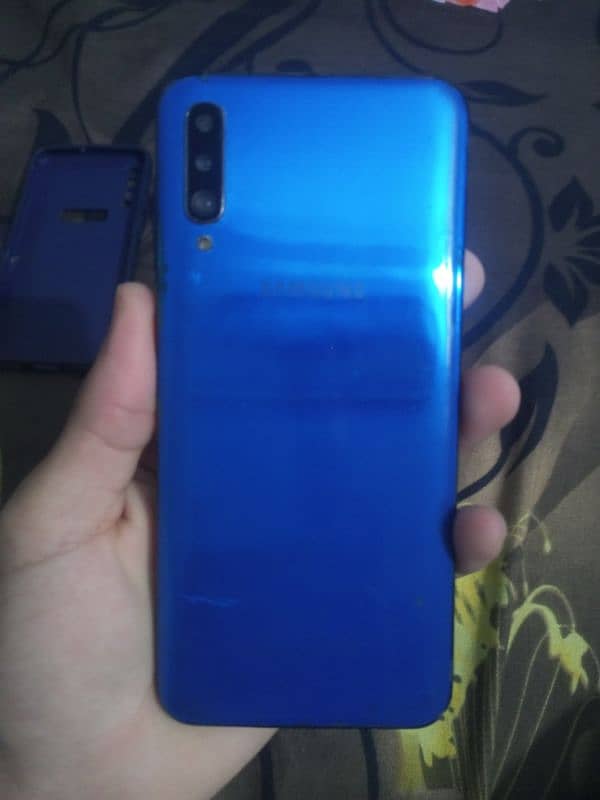 Samsung A50 128gb with Amoled display. 3