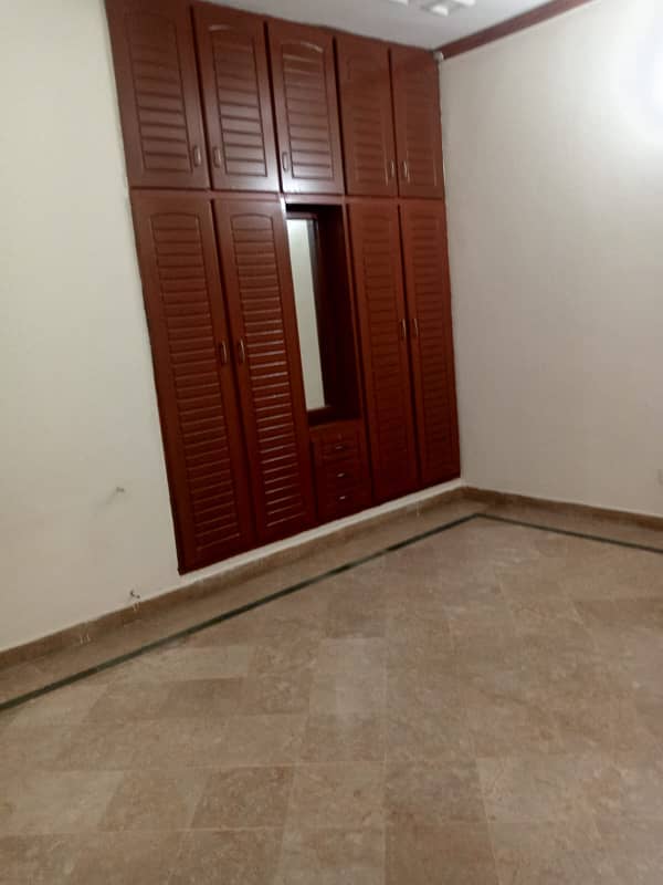 12 Marla Upper Portion for Rent in G-15 Islamabad 4