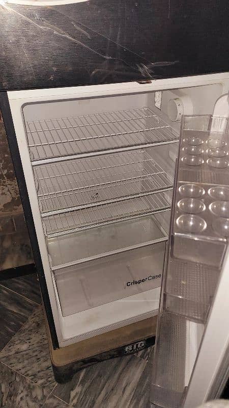 Midium fridge for sale 8