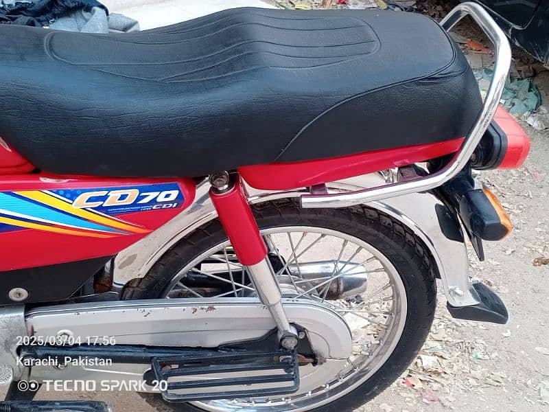 Honda CD 70 red colour 4