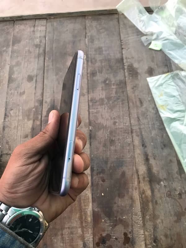 iphone 11 64 GB 5