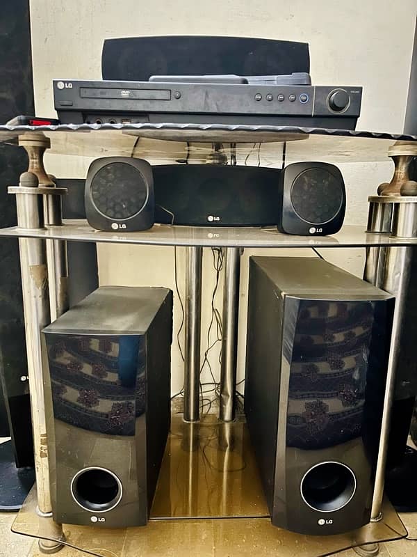 Urgent Sale LG Home Theatre System 1