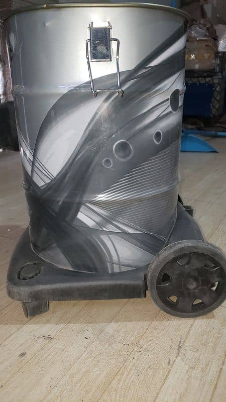 Panasonicvacuumcleaner25 liter 3