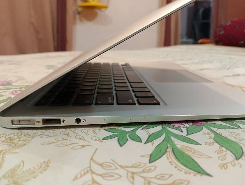 MacBook Air 2015 for sale 4