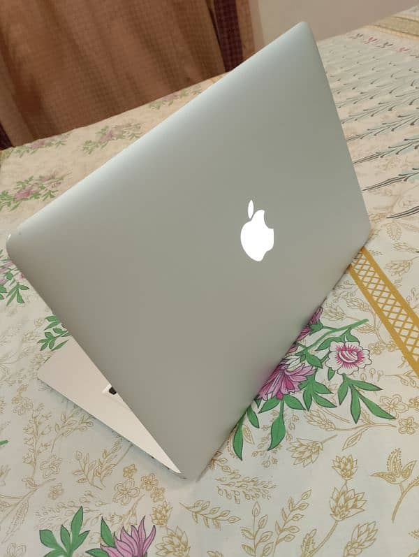 MacBook Air 2015 for sale 10