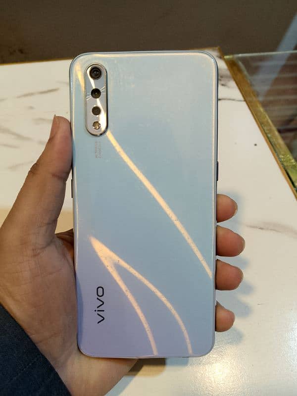 vivo s1 condition 10/8 ram 4 rom 128 0