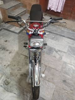 Honda 125 pindi nambar 2004. model