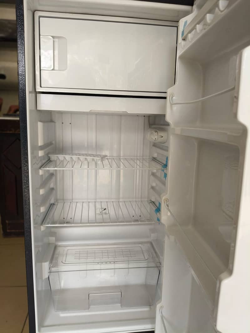 Dawlance Fridge Room size small size (0306=4462/443) achaseet 6